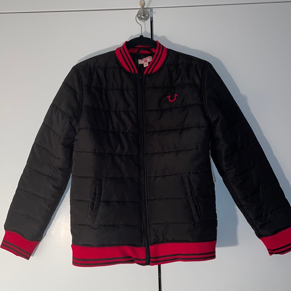 TRUE RELIGION (NWT) black and red puffer jacket for boys. Size L(14-16).